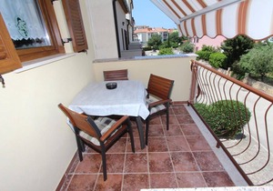 DARKO One-Bedroom Apartment with Balcony 2