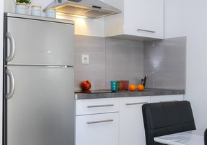 Deluxe Apartment with Terrace and Pool