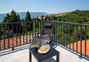 Enjoy a fantastic view of the sea from this attractive vacation home.