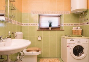 Experience a pleasant stay in this rustic apartment, located in a residential house in the village o