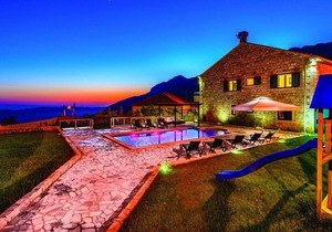 Fantastic Dubravka Villa | Villa Pave | 6 Bedrooms | Stunning Rural Views | Pool Table