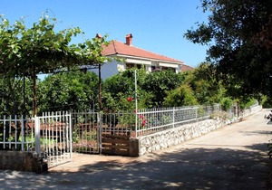 Four-bedroom apartment with terrace Sreser, Pelješac (A-4557-a)