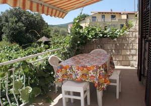 Four-bedroom apartment with terrace Sreser, Pelješac (A-4557-a)