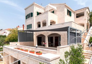 Gorgeous apartment in Okrug Donji