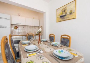 Gorgeous Apartment In Lukovo Sugarje