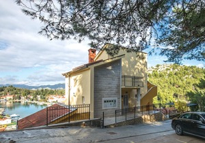 Gorgeous apartment in Blace with WiFi