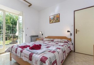 Gorgeous Apartment In Lovrecica With Wifi in Lovrečica