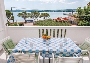 Gorgeous apartment in Turanj