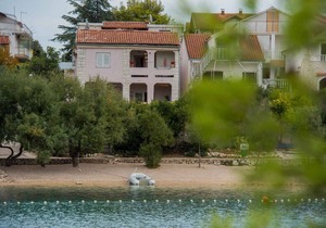 Holiday apartment 10 m from the beach