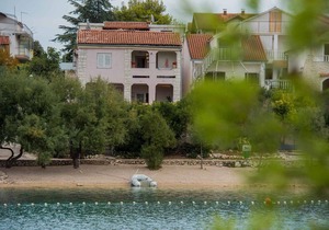 Holiday apartment 10 m from the beach