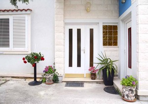 Holiday apartment 10 m from the beach