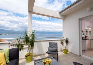 Holiday apartment 30 m from the sea