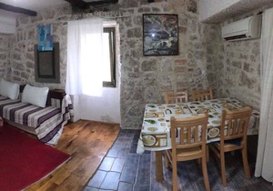 Holiday apartment 50 m from the beach