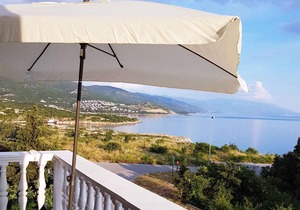 Holiday apartment 70 m from the sea