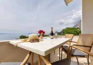 Holiday apartment Drasnice for 2 - 4 persons with 2 bedrooms - Holiday apartment in one or multi-fam