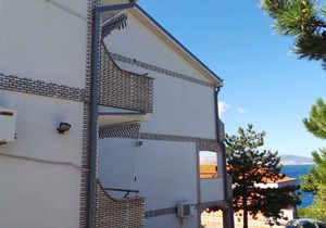 Holiday apartment with balcony and sea view 150 m from the beach