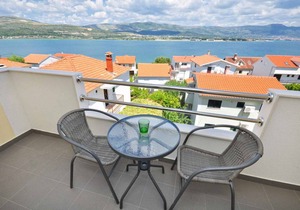 Holiday apartment with use of pool