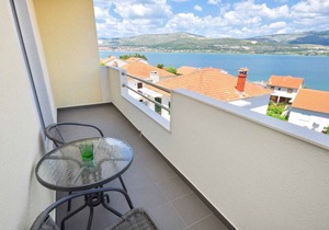 Holiday apartment with use of pool