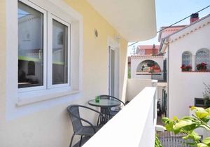 Holiday apartment with use of pool
