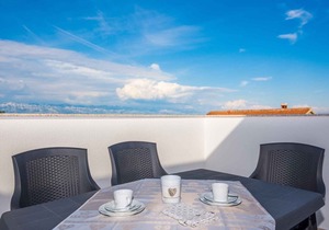 Holiday apartment luxurious | Swimming pool apartment for 4-6 people air conditioning, satellite TV, Wi-Fi internet