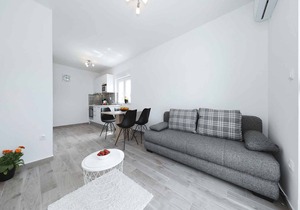 Holiday apartment mit Klimaanlage und Pool