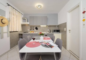 Holiday apartment Pula for 1 - 4 persons with 2 bedrooms - Holiday apartment in one or multi-family
