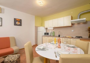 Holiday apartment Pula for 1 - 4 persons with 2 bedrooms - Row house