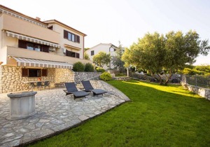 Holiday apartment with sea view