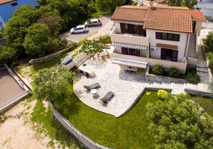 Holiday apartment with sea view