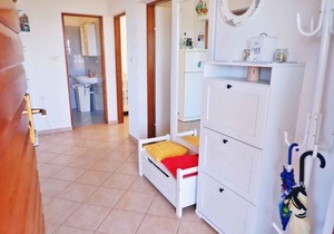 Holiday apartment with air conditioning and terrace with sea view