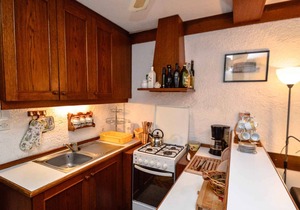 Holiday apartment with air conditioning and near the sea