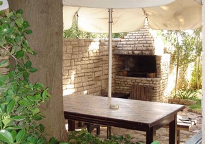 Holiday apartment with air conditioning and near the sea