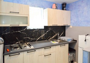 Holiday apartment with air conditioning and near the sea