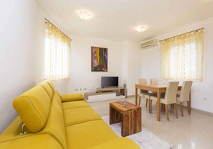 Holiday apartment with balcony and sea view