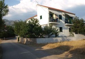 Holiday apartment with large balcony and barbecue