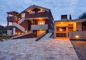 Holiday apartment with Pool