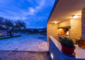 Holiday apartment with Pool