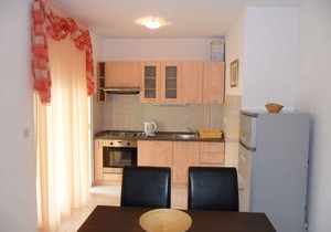 Holiday apartment with pool and sea view