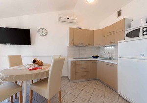 Holiday apartment with sea view and barbecue facilities