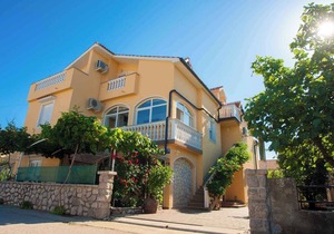 Holiday apartment with sea view in Šilo