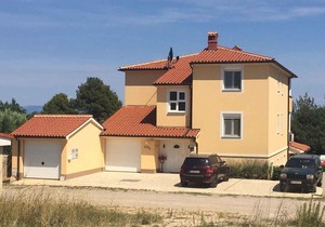 Holiday apartment with sea view