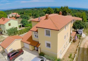 Holiday apartment with sea view