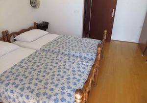 Holiday home 80 m from the sea