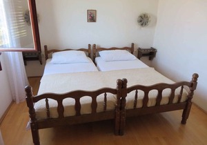Holiday home 80 m from the sea