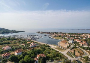 Holiday Home Sutomiscica 11622