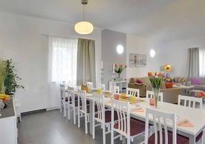 Holiday home with pool and air conditioning