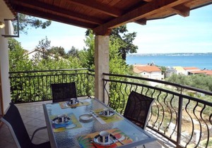 Holiday House Klarin with Sea View