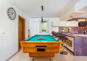 Holiday house Kras for 1 - 7 persons with 3 bedrooms - Holiday house