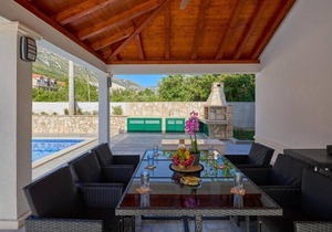 Holiday house Mokosica for 1 - 8 persons with 4 bedrooms - Holiday house