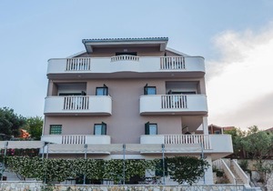 Holiday house Ražanj for 1 - 18 persons with 9 bedrooms - Row house